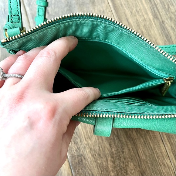 EUC Fossil Crossbody Bag - Picture 7 of 16